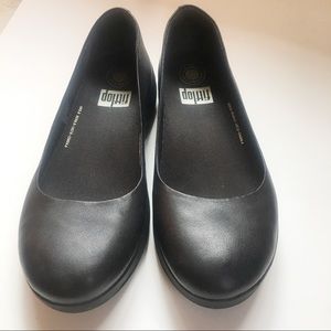 Fit flop closed toed shoes